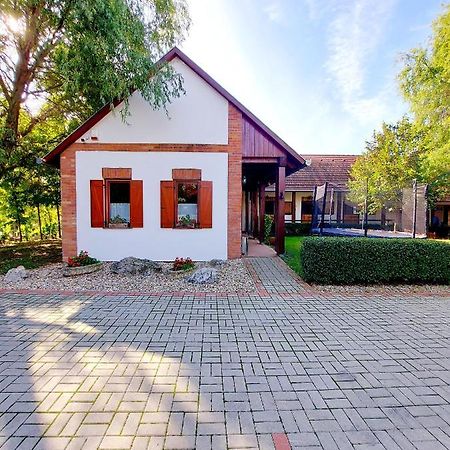 Akacos Tanya Es Vendeghaz Hotel Marok Eksteriør billede