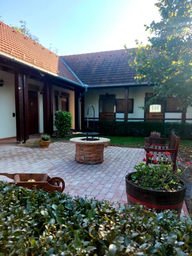 Akacos Tanya Es Vendeghaz Hotel Marok Eksteriør billede